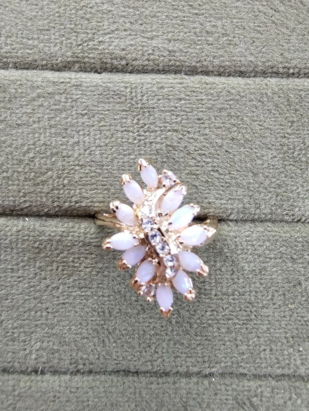 Vintage Gold Plated Ring Size 8